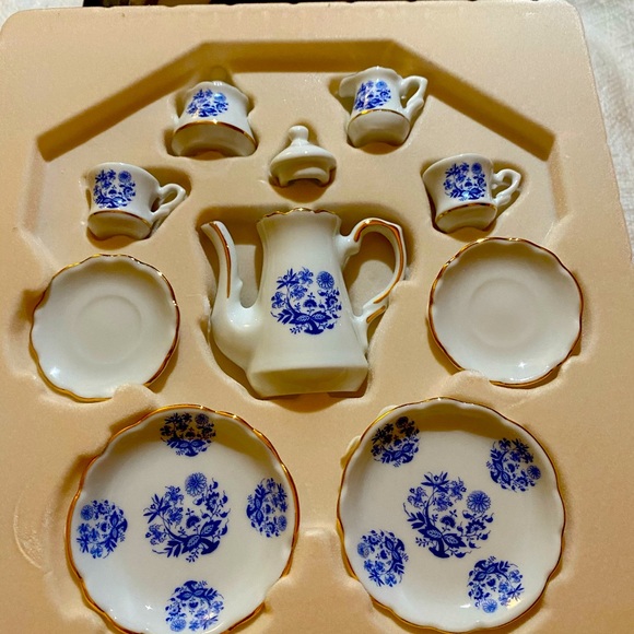 Mini Tea Set - Picture 3 of 3